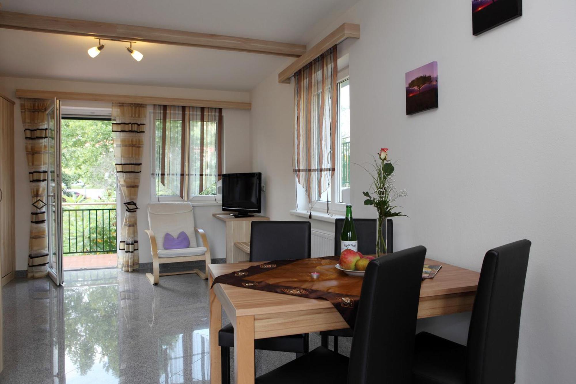 Apartmenthaus Franz Kleindienst Deutschlandsberg Exteriör bild